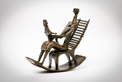 亨利·摩爾英國，(1898-1986)“母親和孩子在梯子搖椅上”，1952年青銅版的9 +1，鑄造:加斯金