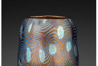 克洛曼·莫澤(Koloman Moser)罕見的Loetz Argus造型玻璃花瓶(估價:10,000-15,000美元)