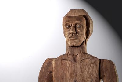查爾斯Jarm (1932 - 2021);無題的(站立的大個子);雕刻木頭,石墨;大約:1970;尺寸:72